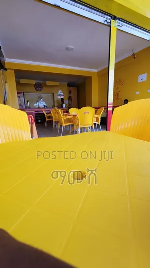 የሚሸጥ 40/60 ንግድ ቤት