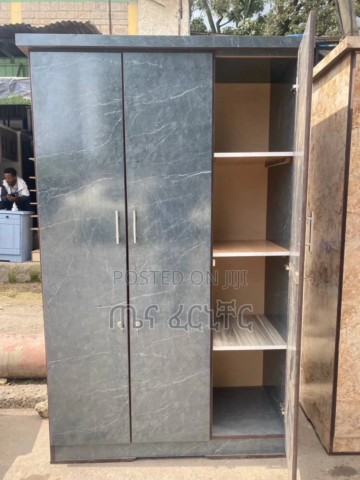 1.20 MDF ላሚኔት ቁምሳጥን(Closet) በ17500 ብቻ