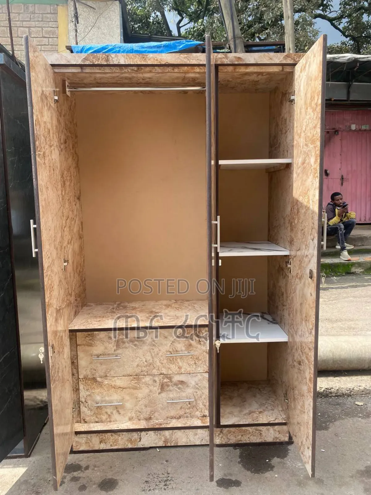 1.20 MDF ላሚኔት ቁምሳጥን(Closet) በ17500 ብቻ