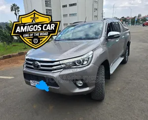Photo - Toyota Hilux 2022 Gray