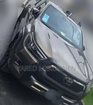 Toyota Hilux 2021 Gray