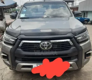 Photo - Toyota HiAce 2021