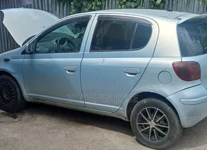Toyota Vitz 2004 Blue