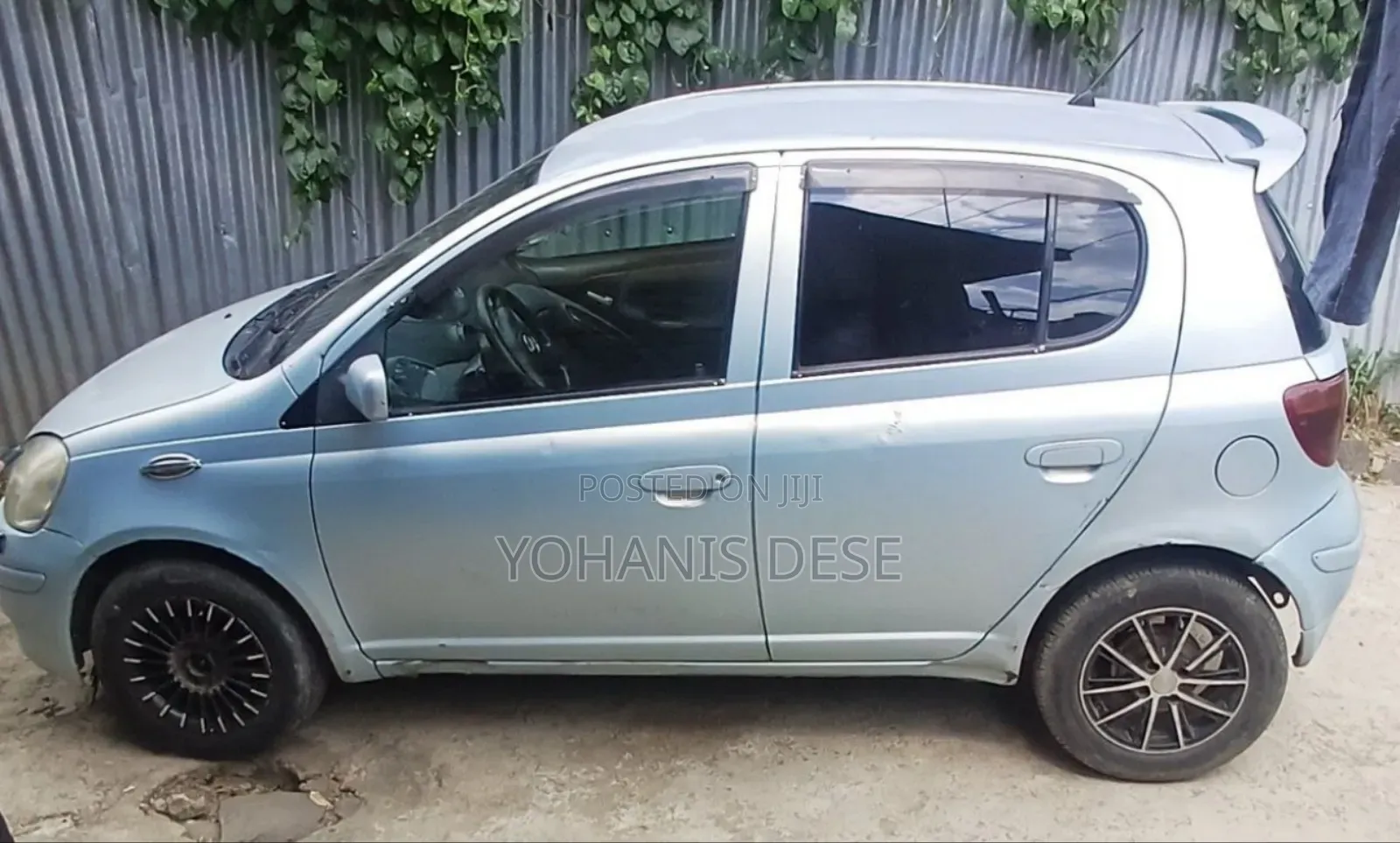 Toyota Vitz 2004 Blue