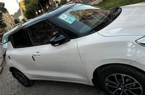Suzuki Swift 2022 White