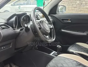 Suzuki Swift 2022 Silver