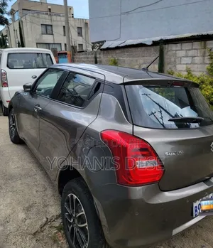 Suzuki Swift 2021 Gray
