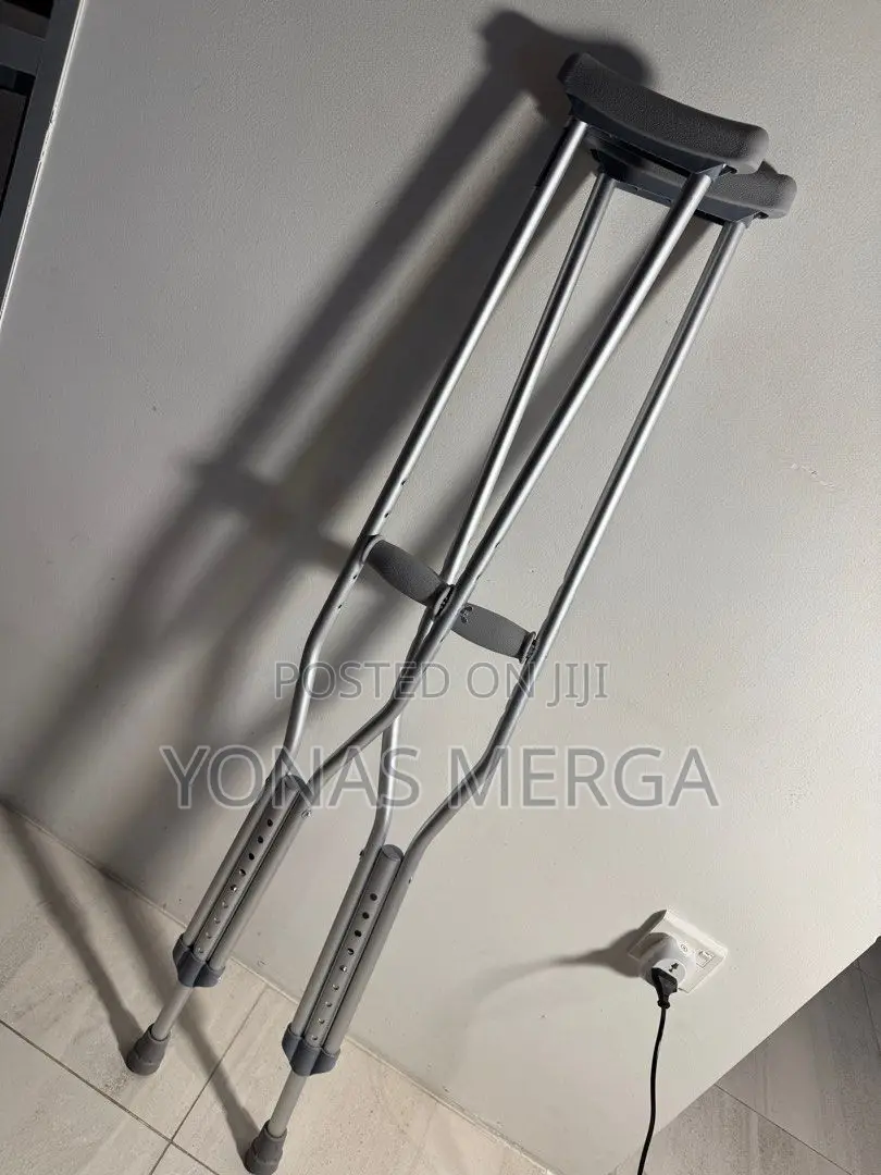 Safe and Portable Crutches尾贏2 × Underarm Crutches烅፷adjustable Walking