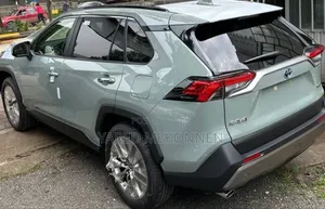 Photo - New Toyota RAV4 2024 Green