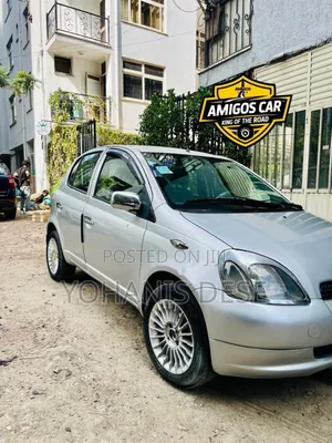 Photo - Toyota Vitz 2001 Silver