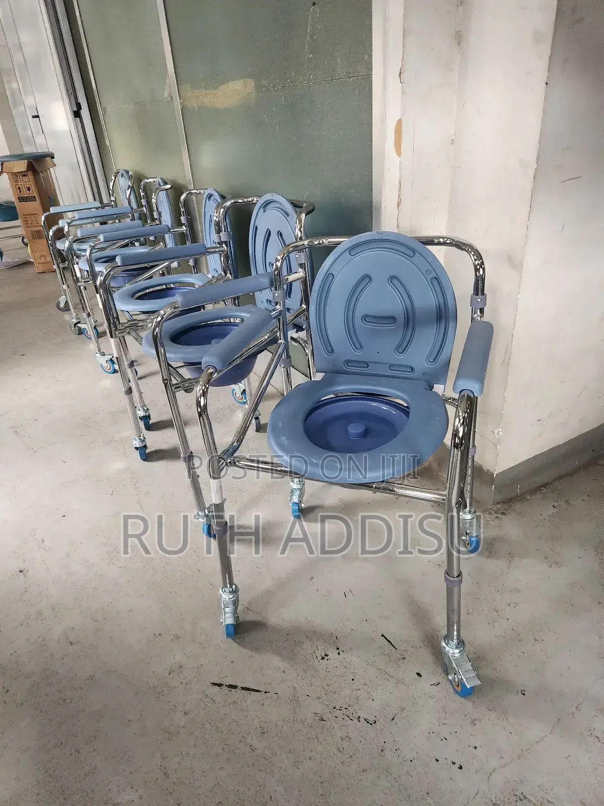 Commode Wheelchair宛然wheelchair𡯁我wheelchair袸我wheelchair Commode New