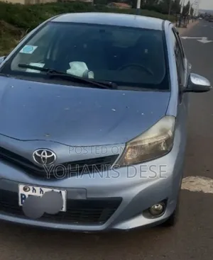 Toyota Yaris 2012 Blue