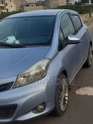 Toyota Yaris 2012 Blue