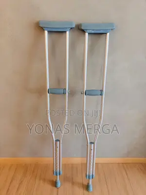 Photo - Crutches//Kranch凹咬made of Stainless Steel and Weigh Only 0.7kg/1.6lbs