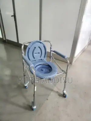 Commode Four Wheels Wheelchair奢求wheelchair襶不wheelchair蝨不wheelchair New