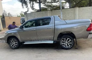 Toyota Hilux 2019 Gray