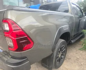 Toyota Hilux 2021 Gray