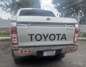 Toyota Hilux 2013