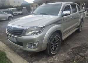 Toyota Hilux 2013