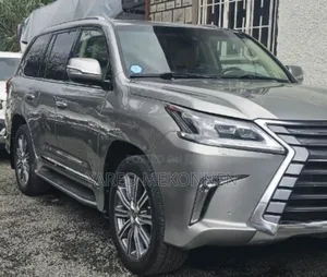 Lexus LX 570 AWD 2017 Silver