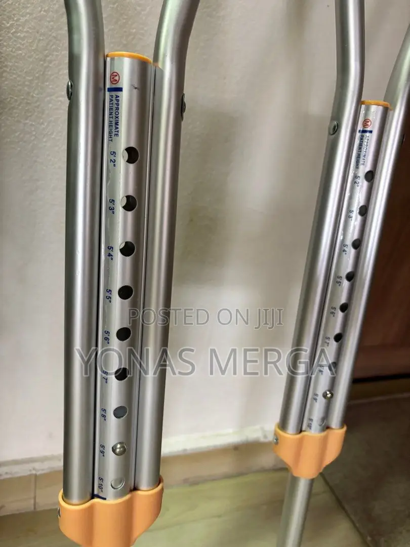 Walking Arm Crutches臣粵injuries to Provide Support and Balance.