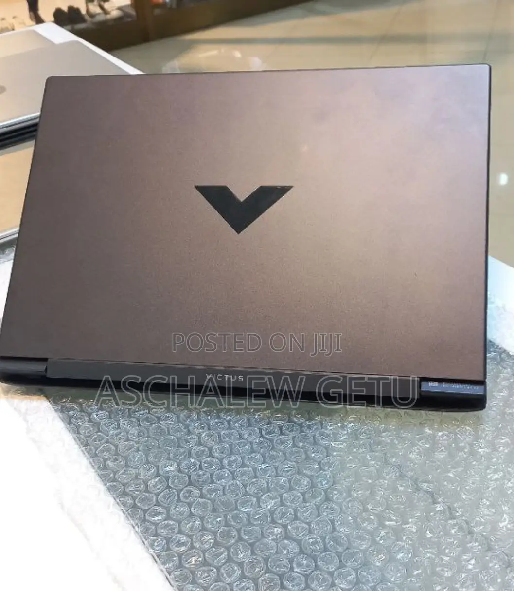 New Laptop HP Victus 15 16GB AMD Ryzen 7 SSD 1T