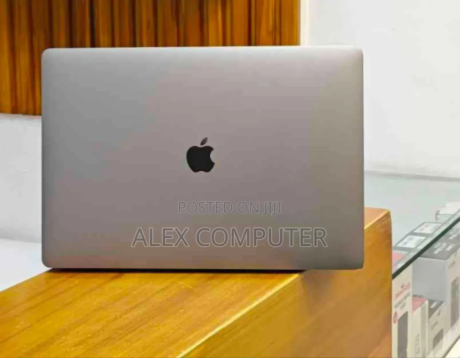 New Laptop Apple MacBook Pro 2019 32GB Intel Core I9 SSD 512GB