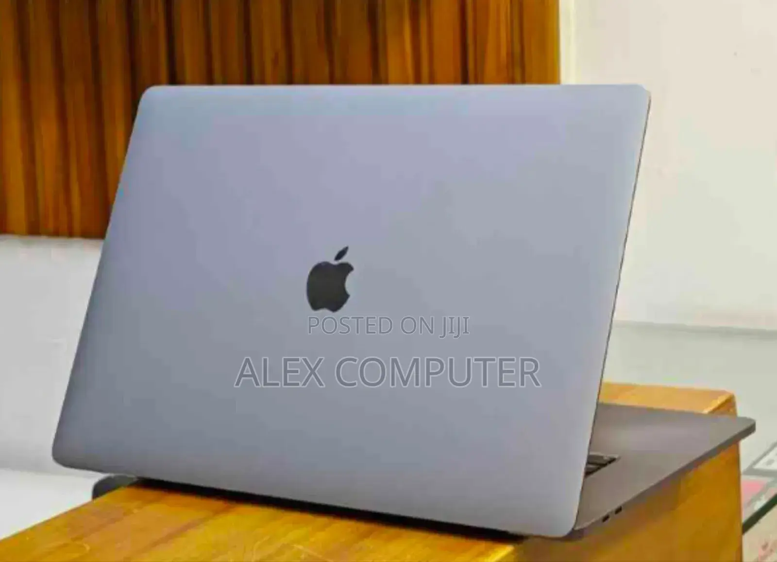 New Laptop Apple MacBook Pro 2019 32GB Intel Core I9 SSD 512GB
