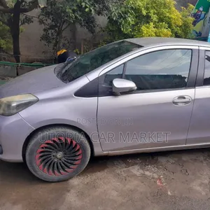 Toyota Yaris 2012 Silver