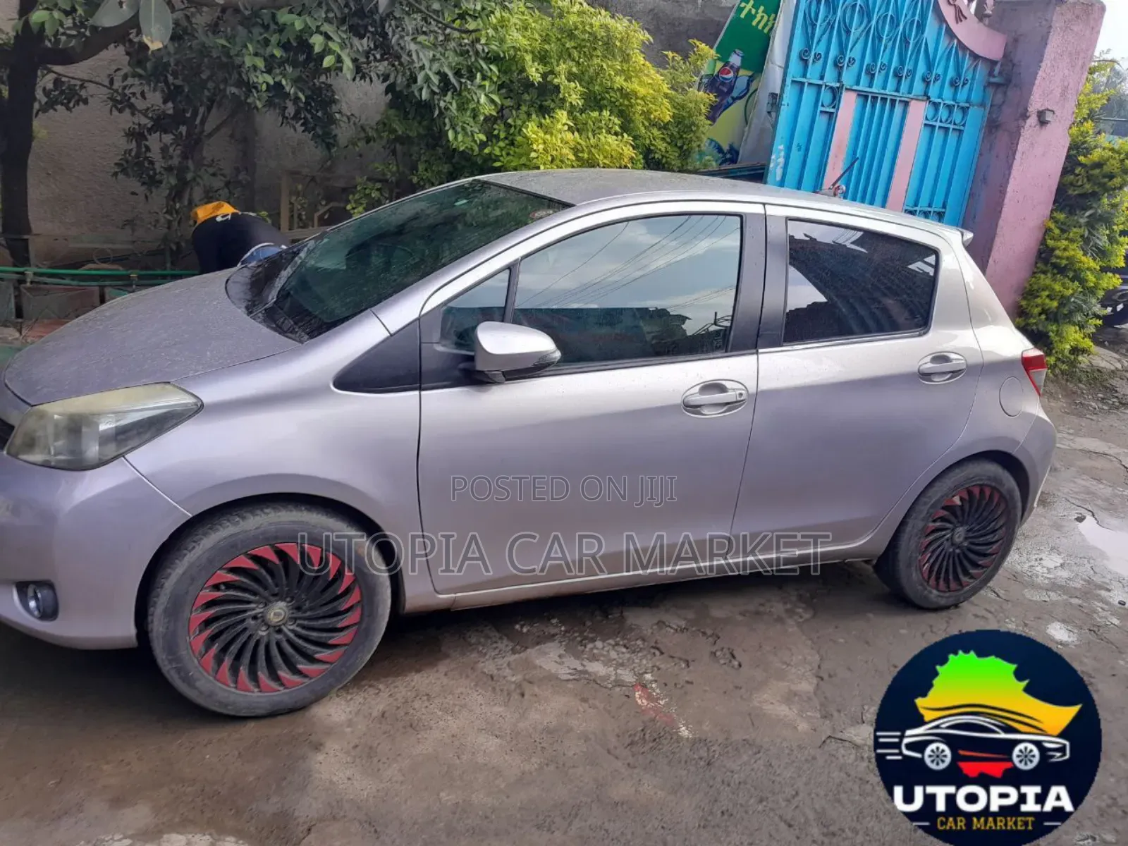 Toyota Yaris 2012 Silver