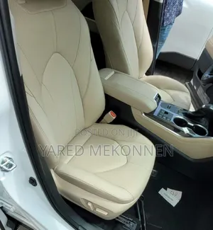 New Toyota Highlander Hybrid 2025 White