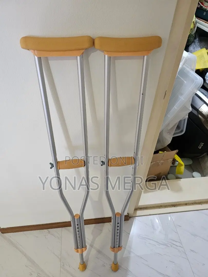 Arm Crutches嗝፯comes With a Layer of Rubber Pad罔皿crutches
