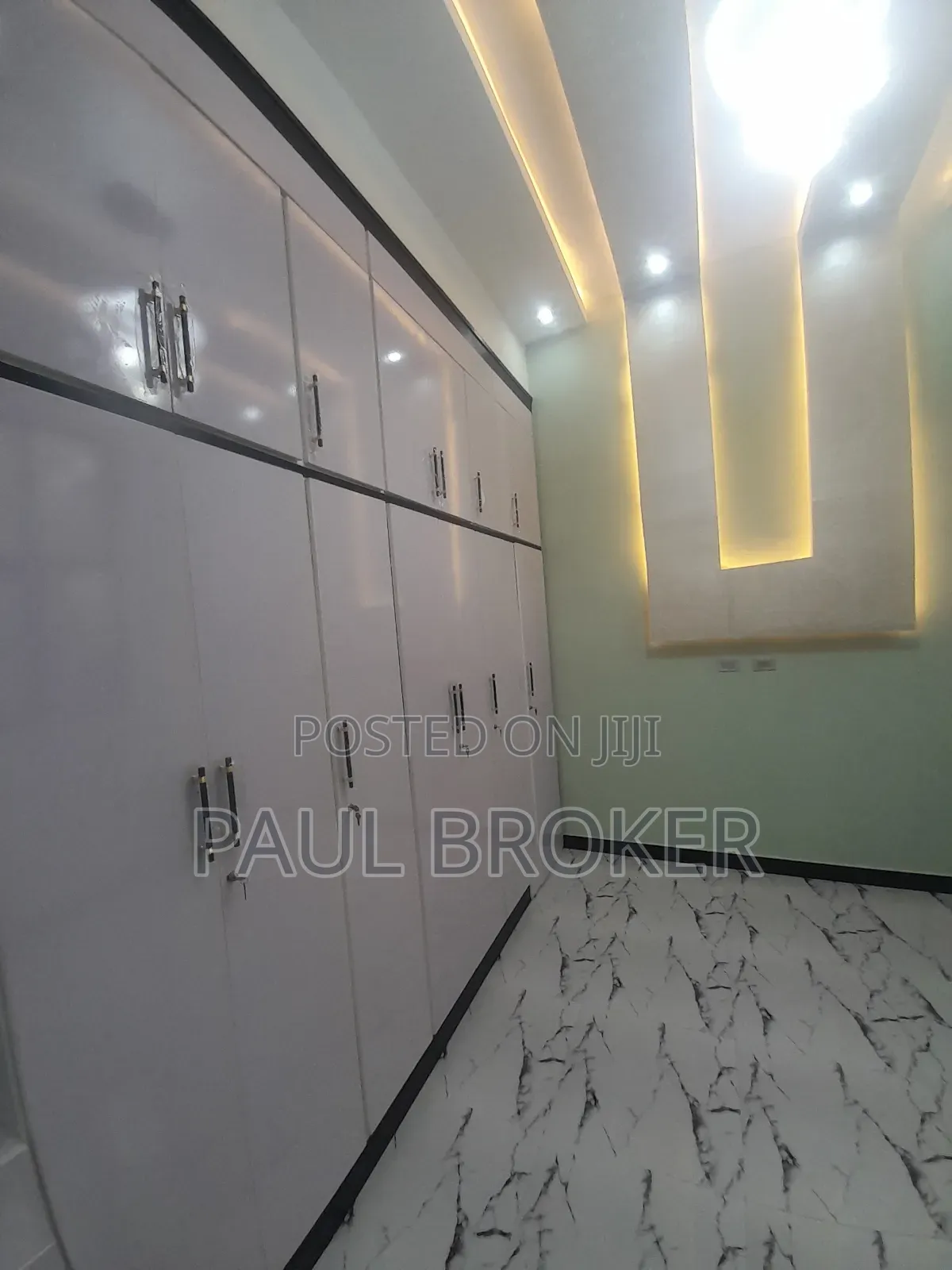 Furnished 4bdrm Apartment in Pawulos Sololmon, Akaky Kaliti for sale