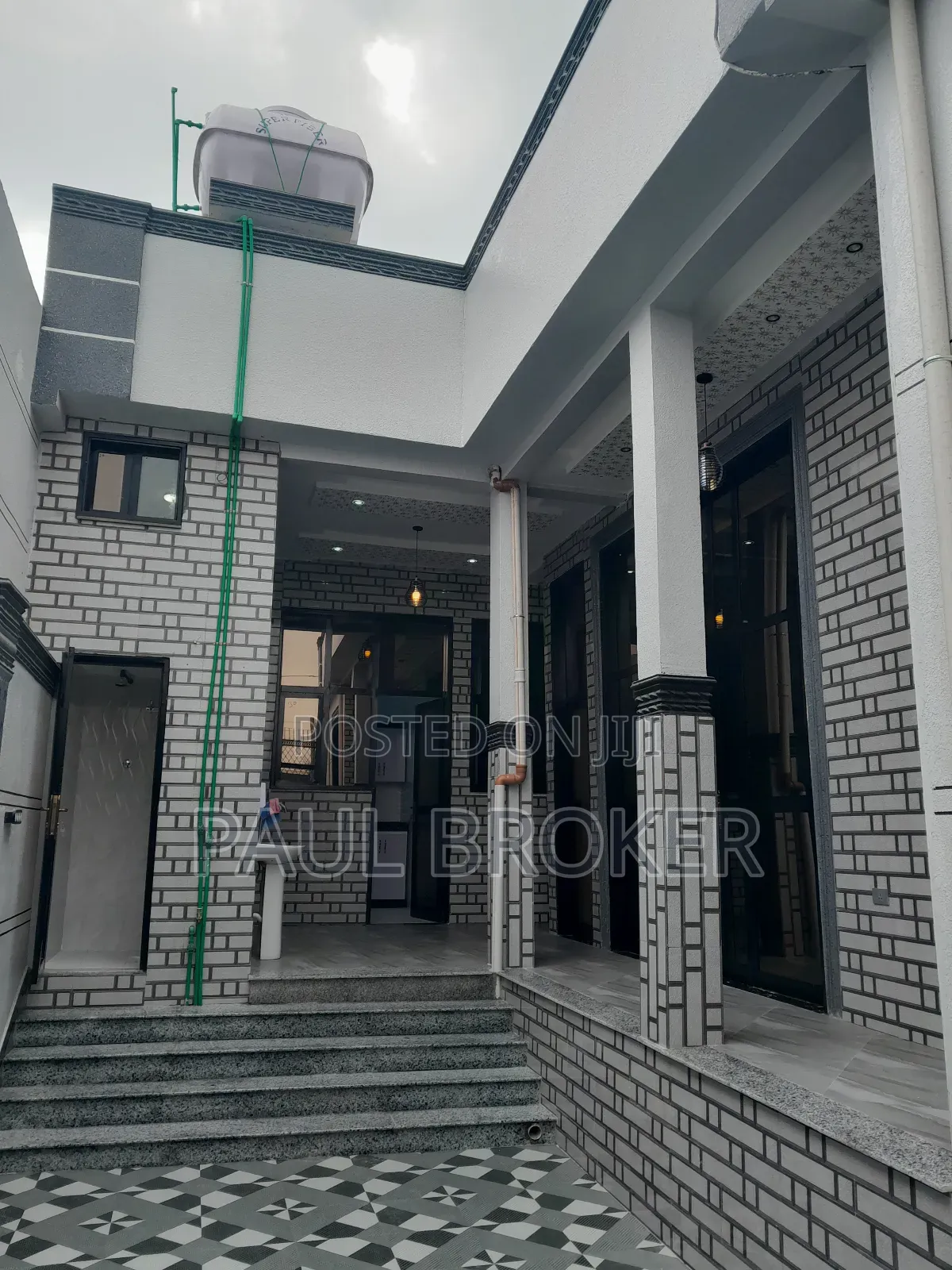 Furnished 4bdrm Apartment in Pawulos Sololmon, Akaky Kaliti for sale