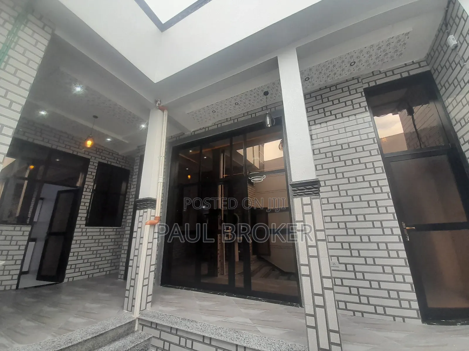 Furnished 4bdrm Apartment in Pawulos Sololmon, Akaky Kaliti for sale