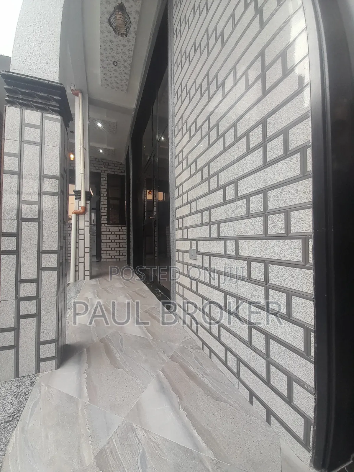 Furnished 4bdrm Apartment in Pawulos Sololmon, Akaky Kaliti for sale