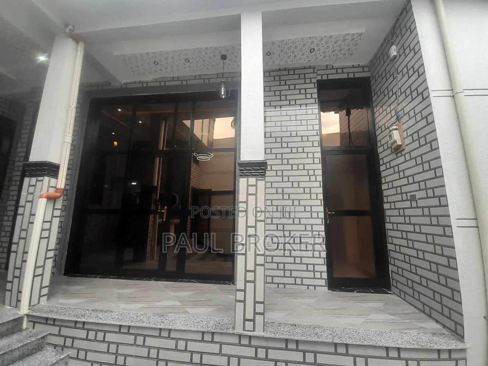 Furnished 4bdrm Apartment in Pawulos Sololmon, Akaky Kaliti for sale