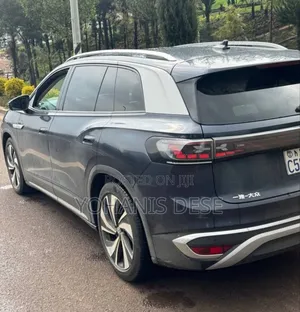 Volkswagen ID.6 2023 Blue