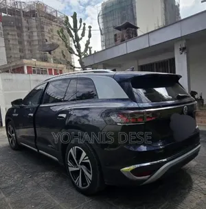 Volkswagen ID.6 2022 Blue