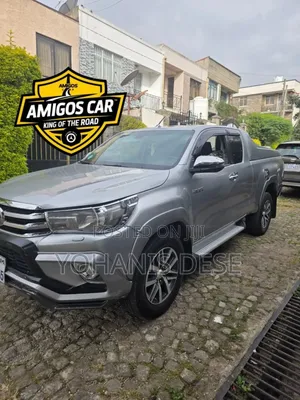 Photo - Toyota Hilux 2019 Silver