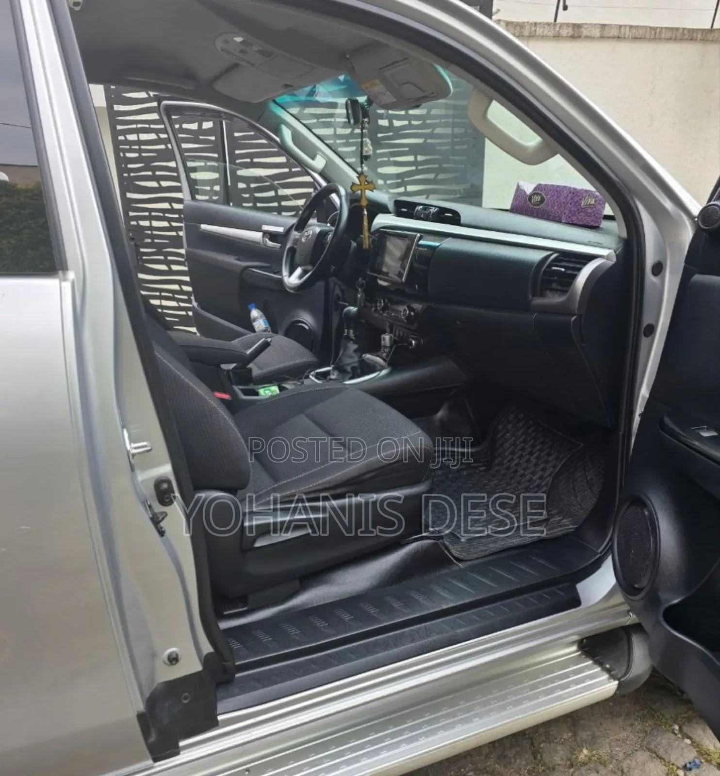 Toyota Hilux 2019 Silver