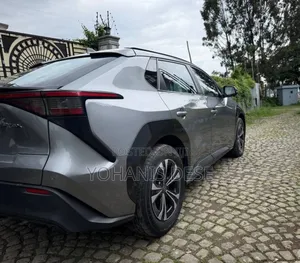 Photo - Toyota bZ4X 2023 Silver