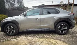Toyota bZ4X 2023 Silver