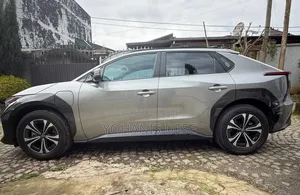 Toyota bZ4X 2023 Silver