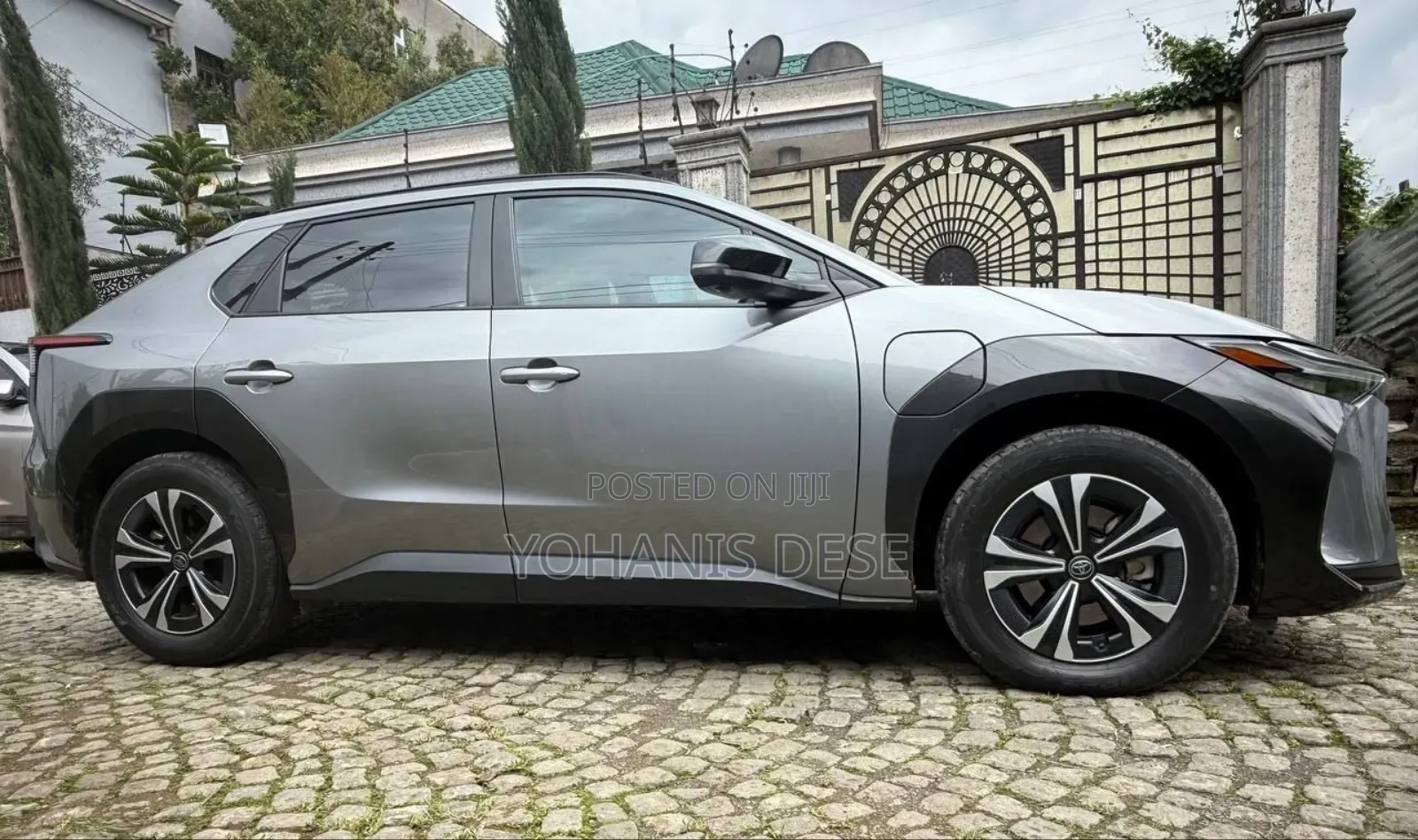 Toyota bZ4X 2023 Silver