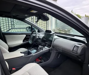 Toyota bZ4X 2023 Silver