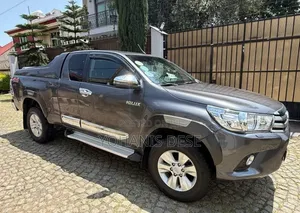 Toyota Hilux 2019 Gray