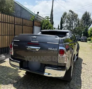 Toyota Hilux 2019 Gray