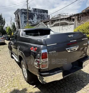 Toyota Hilux 2019 Gray