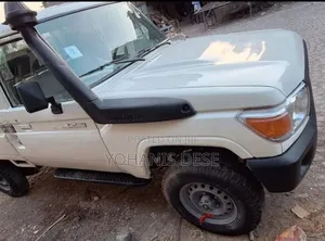 Toyota Land Cruiser 2008 White